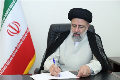 پیام تبریک رئیسی به مناسبت قهرمانی تیم کشتی فرنگی جوانان